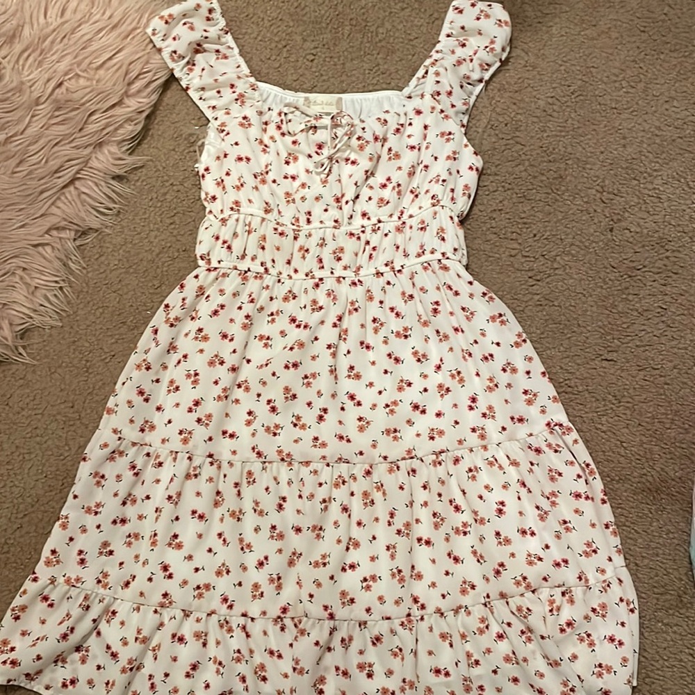 Adorable Altar’d State dress with flowers